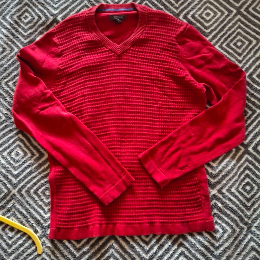 Kenneth Cole Reaction Women’s Red V-Neck Textured Knit Cotton Sweater